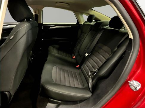 Used 2020 Ford Fusion SE FWD image 20