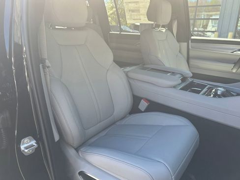 New 2026 Jeep Grand Wagoneer 4WD image 36