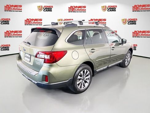 Used 2017 Subaru Outback 2.5i Touring image 18