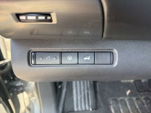 Used 2022 Nissan Pathfinder SL w/ Cargo Package FWD image 6