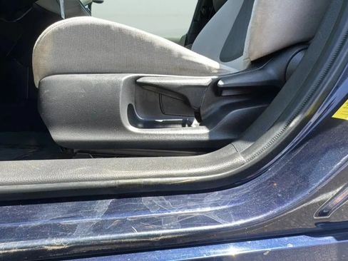 Used 2021 Toyota Corolla LE w/ Carpet Mat Package (TMS) FWD image 14