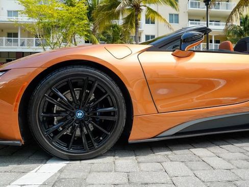 Used 2019 BMW i8 Roadster AWD/4WD image 12