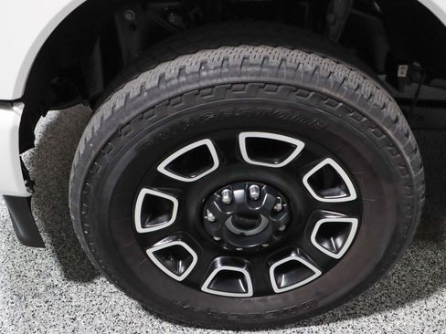 Used 2024 Ford F250 Platinum image 11