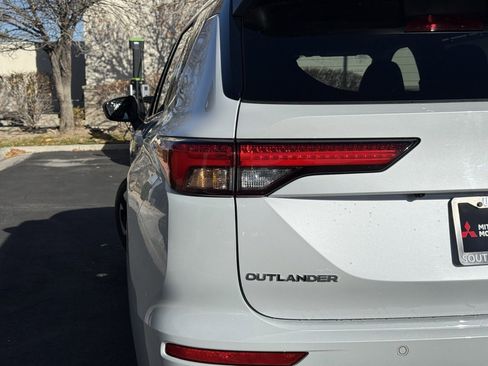 Used 2025 Mitsubishi Outlander SEL image 37
