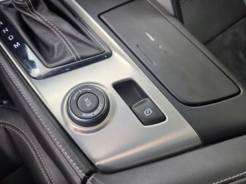 Used 2015 Chevrolet Corvette Z06 w/ 3LZ Preferred Equipment Group RWD image 24