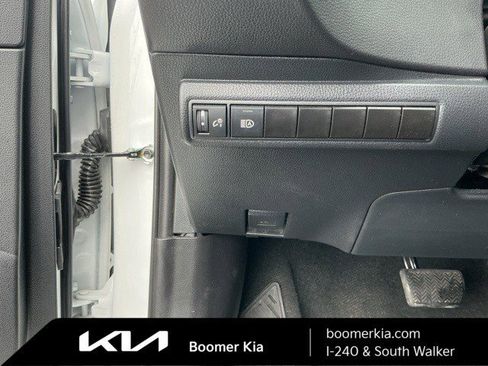 Used 2024 Toyota Corolla LE image 18