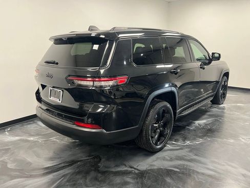 Used 2024 Jeep Grand Cherokee L Limited w/ Luxury Tech Group II image 21