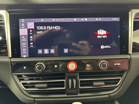 Certified 2025 Porsche Macan image 23