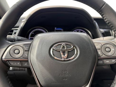Used 2023 Toyota Camry SE FWD image 17