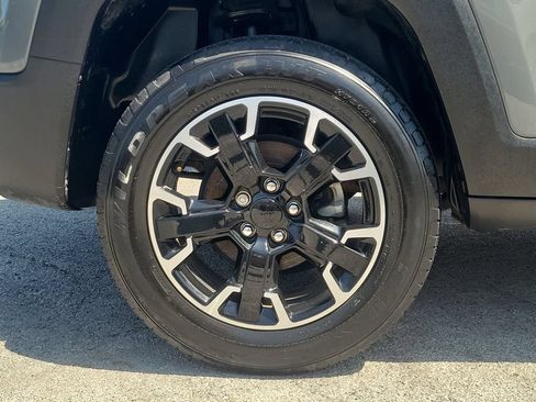 Used 2023 Jeep Renegade Latitude AWD/4WD image 5