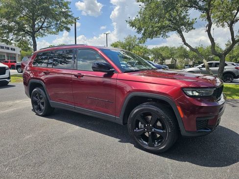Used 2023 Jeep Grand Cherokee L Laredo AWD/4WD image 2