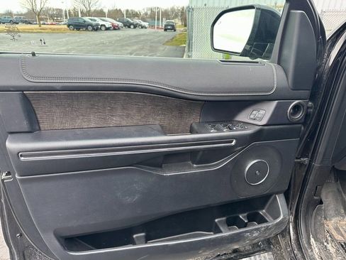 Used 2021 Ford Expedition Max Limited image 10