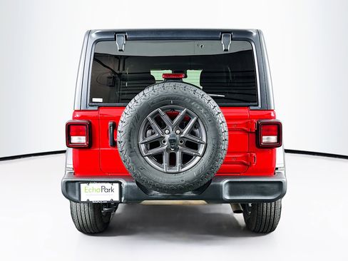 Used 2025 Jeep Wrangler Sport S image 7