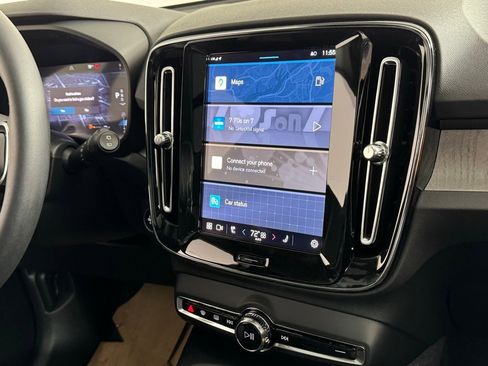 New 2025 Volvo XC40 B5 Core w/ Protection Package Premier image 9