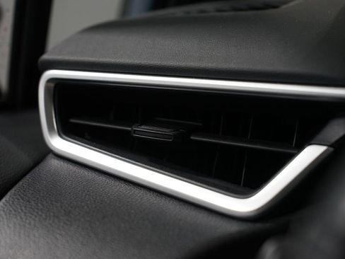 Used 2024 Toyota Corolla SE image 25