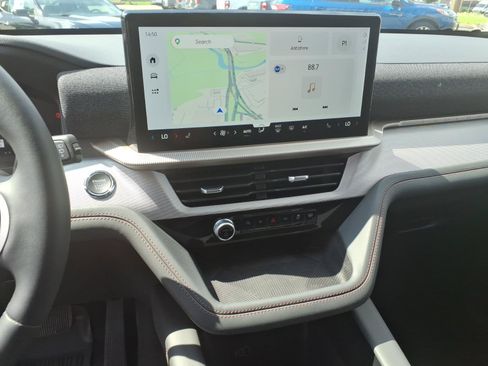 Certified 2026 Ford Explorer Active AWD/4WD image 8
