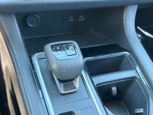 Certified 2025 Nissan Pathfinder SV FWD image 24