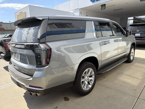 Used 2026 Chevrolet Suburban Premier AWD/4WD image 4