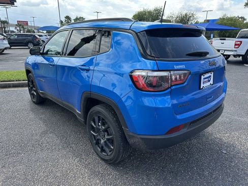 Used 2025 Jeep Compass Latitude w/ Altitude Special Edition image 4