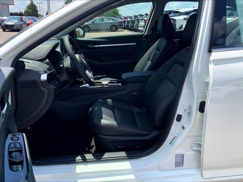 New 2025 Nissan Altima 2.5 SR w/ SR Premium Package image 10