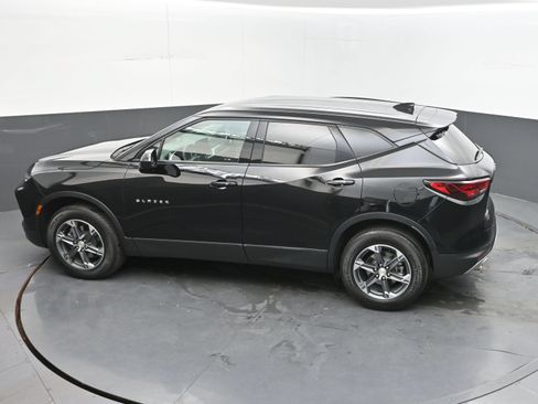 Used 2025 Chevrolet Blazer LT FWD image 28