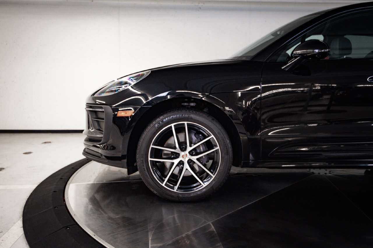 Certified 2023 Porsche Macan Turbo AWD/4WD image 11