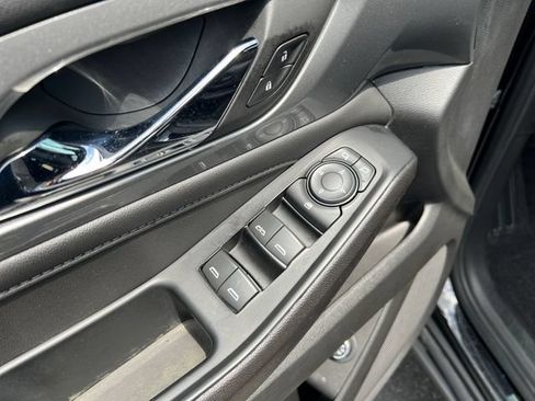Certified 2023 Chevrolet Traverse LT FWD image 13