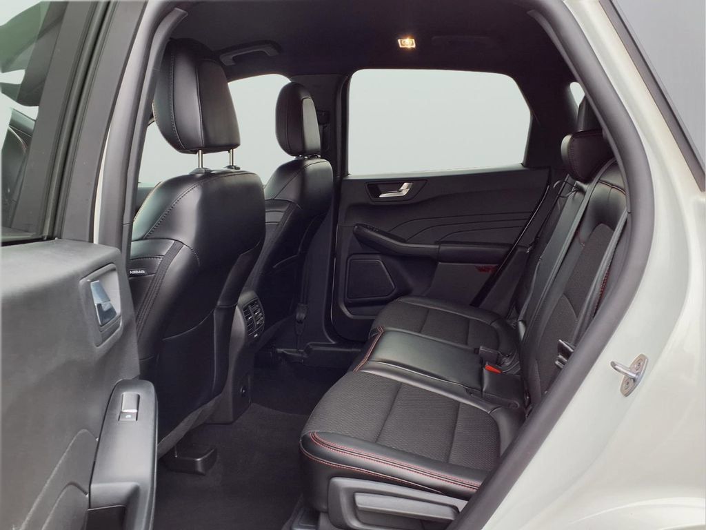 Used 2024 Ford Escape ST-Line w/ Tech Pack #1 AWD/4WD image 11