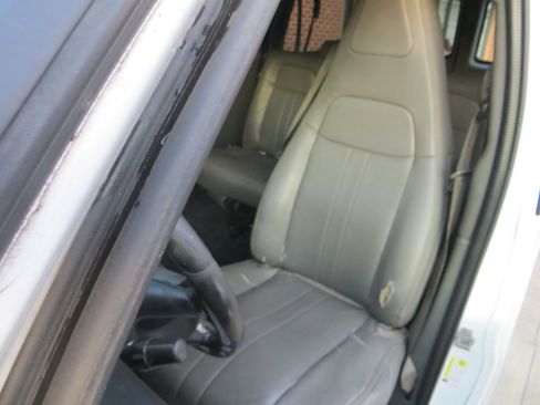 Used 2016 Chevrolet Express 2500 LS image 17