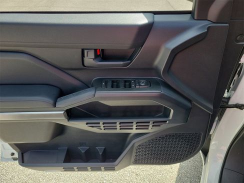 Used 2025 Toyota 4Runner SR5 image 12