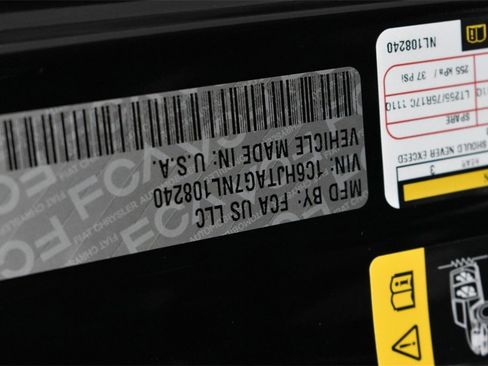 Certified 2022 Jeep Gladiator Willys image 37