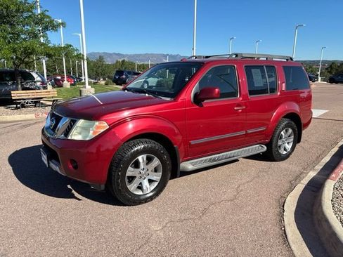 Used 2008 Nissan Pathfinder LE AWD/4WD image 3
