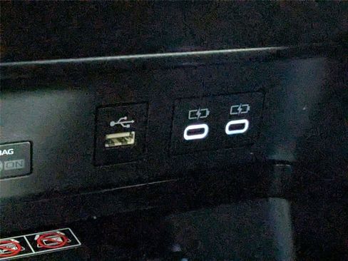 Used 2025 Toyota Camry SE FWD image 22