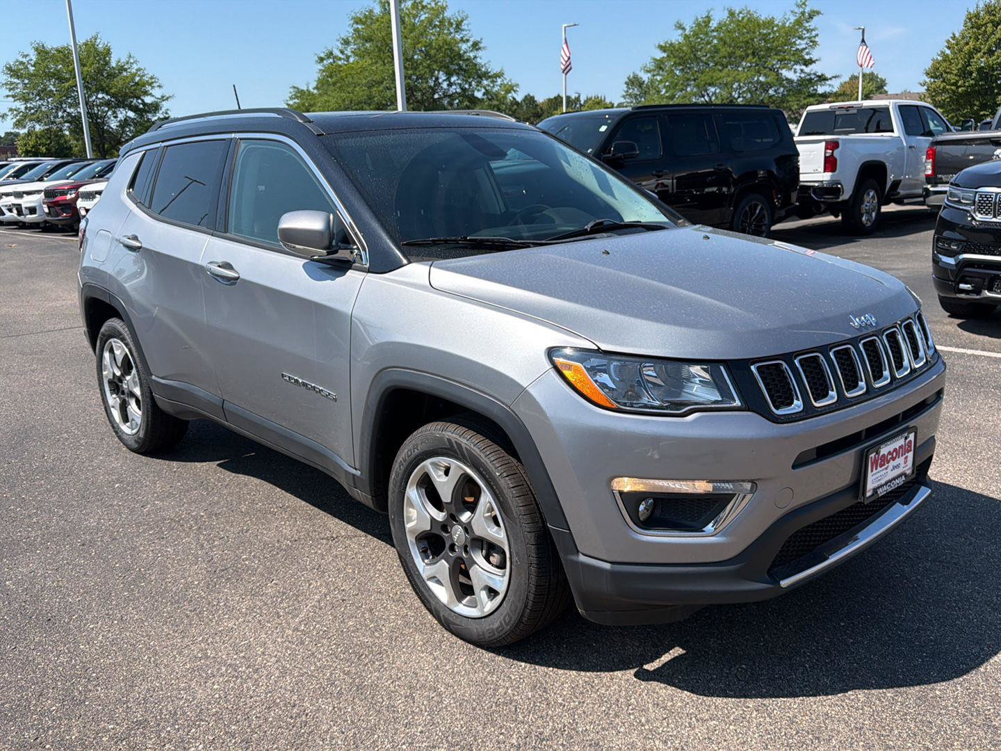 Used 2018 Jeep Compass Limited w/ Navigation Group AWD/4WD image 2