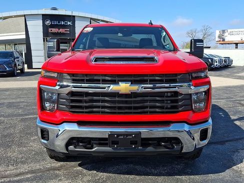 Used 2024 Chevrolet Silverado 2500 LT AWD/4WD image 2