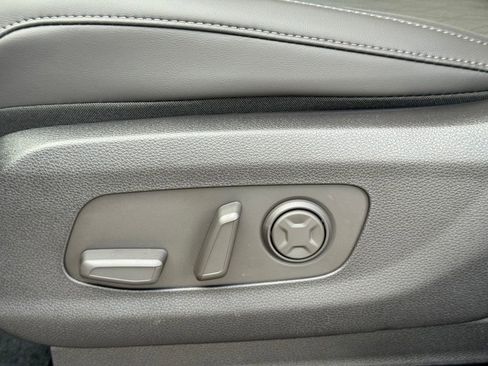 New 2026 Kia Carnival FWD image 18