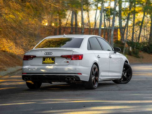 Used 2019 Audi S4 Premium Plus w/ Premium Plus Package image 4