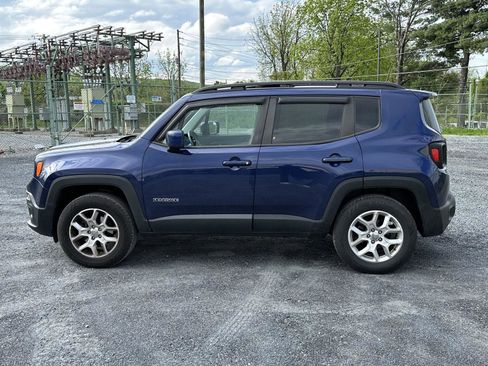 Used 2018 Jeep Renegade Latitude w/ Cold Weather Group AWD/4WD image 5