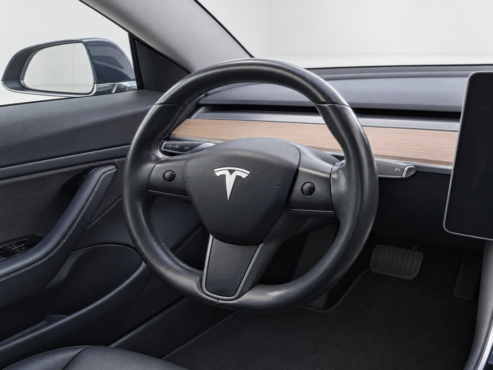 Used 2018 Tesla Model 3 Long Range RWD image 24