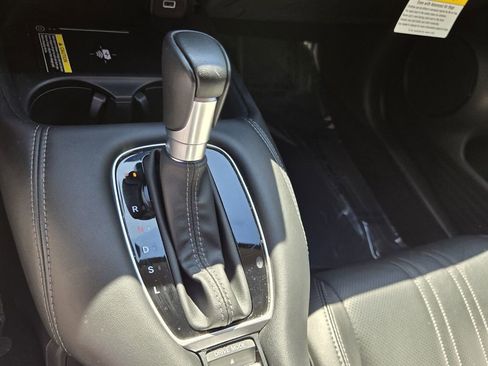 Used 2025 Honda HR-V EX-L image 19