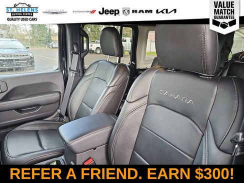 Used 2023 Jeep Wrangler Unlimited Sahara w/ Cold Weather Group AWD/4WD image 14