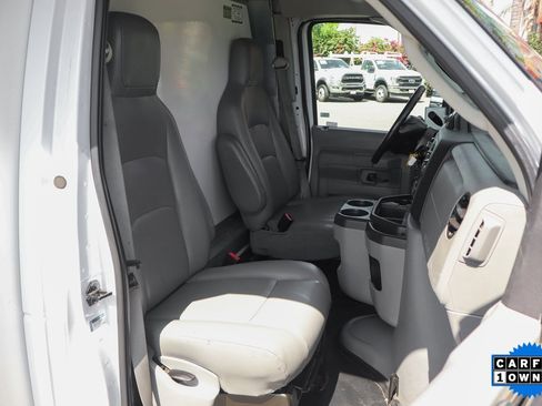 Used 2018 Ford E-350 and Econoline 350 Super Duty image 29