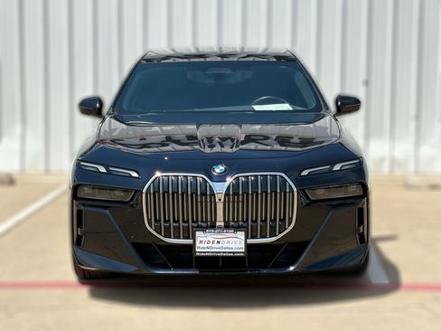 Used 2023 BMW 760i xDrive AWD/4WD image 3
