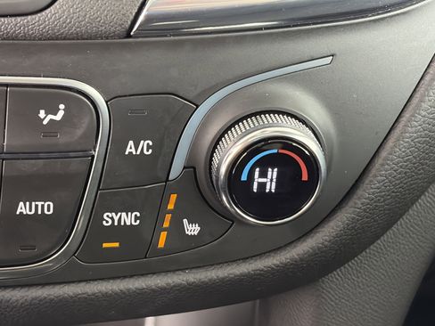 Certified 2024 Chevrolet Equinox LT w/ LPO, Floor Liner Package image 25