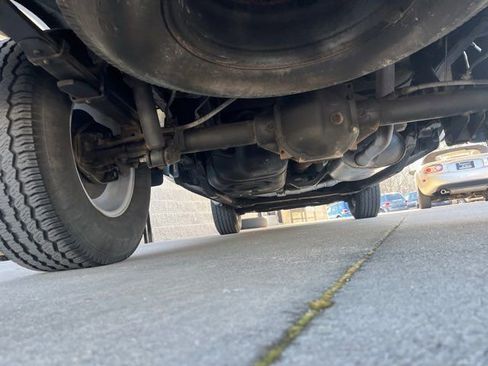 Used 2011 Nissan Frontier SV image 30