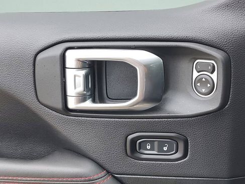 Certified 2025 Jeep Gladiator Rubicon image 27