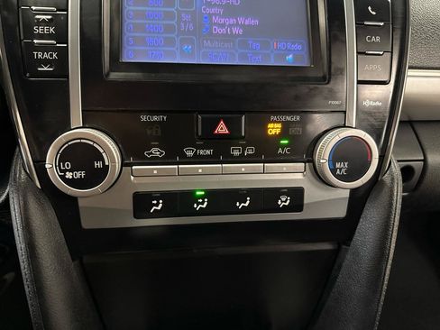 Used 2012 Toyota Camry SE w/ Leather Pkg FWD image 25