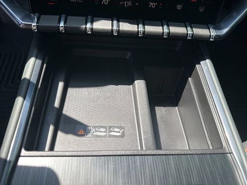 Used 2025 GMC Acadia AT4 AWD/4WD image 21
