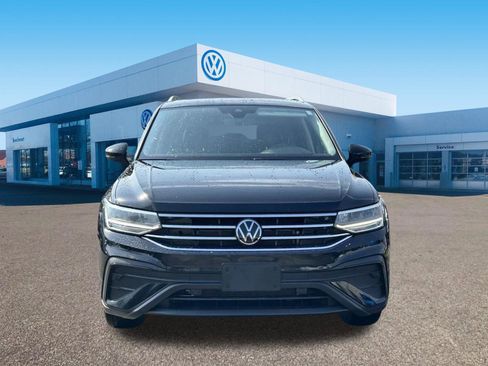 Used 2022 Volkswagen Tiguan SE w/ Panoramic Sunroof Package AWD/4WD image 2
