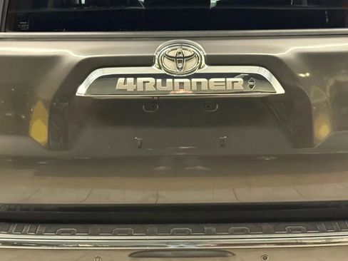 Used 2016 Toyota 4Runner Limited AWD/4WD image 11